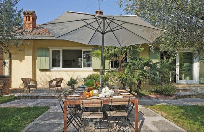 Villa Sweet Flower - With Private Pool And Garden Manerba del Garda Esterno foto