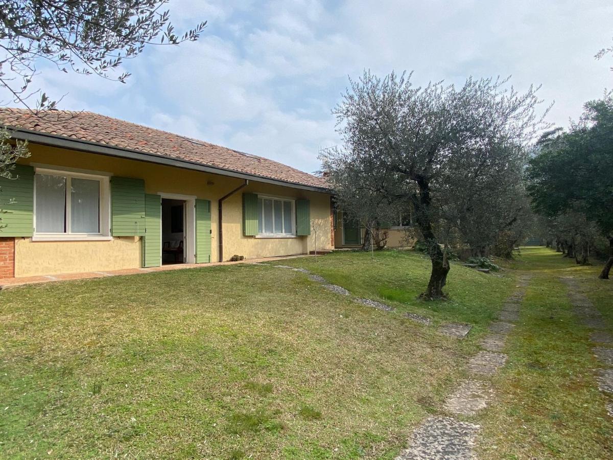 Villa Sweet Flower - With Private Pool And Garden Manerba del Garda Esterno foto